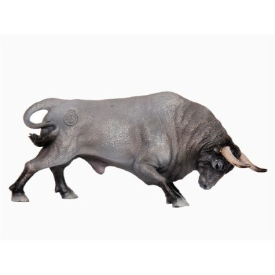 TORO BRAVO CARDENO EMBISTIENDO