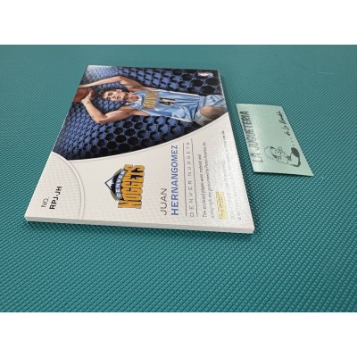 Juan HernanGomez " Rookie Card Autógrafo Original Parche Trozo camiseta numerado 30/99 " Denver Nuggets  Panini 2016-2017