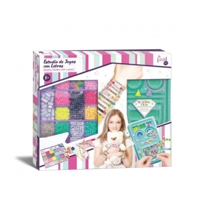 ESTUDIO DE JOYAS CON LETRAS