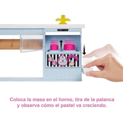 MUÑECA BARBIE Y SU PASTELERÍA