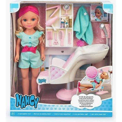 Nancy, un día en la peluquería